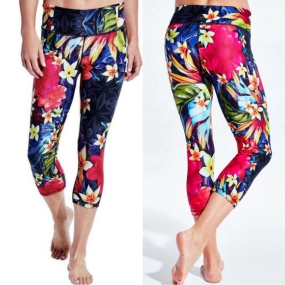 CALIA by Carrie Underwood Pants - CALIA Carrie Underwood Colorful Tropical Floral Cropped High Rise Leggings M